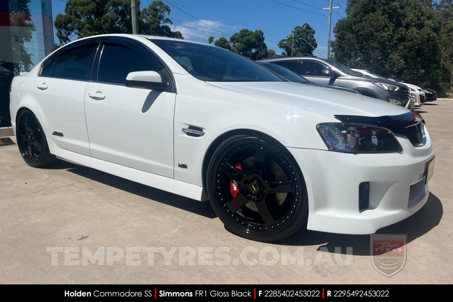 20x8.5 20x9.5 Simmons FR-1 Gloss Black on Holden Commodore SS