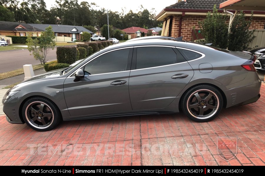 19x8.5 19x9.5 Simmons FR-1 Hyper Dark on Hyundai Sonata