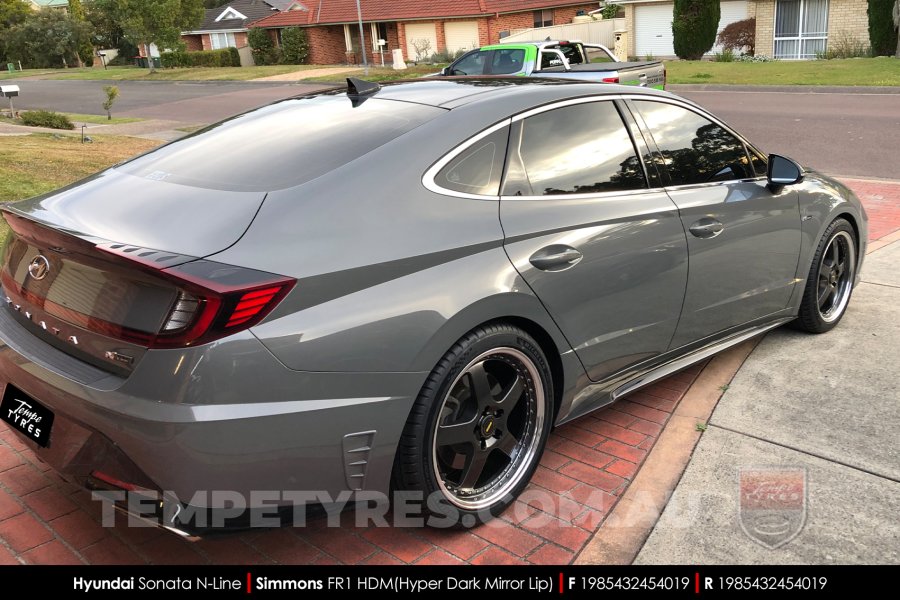 19x8.5 19x9.5 Simmons FR-1 Hyper Dark on Hyundai Sonata