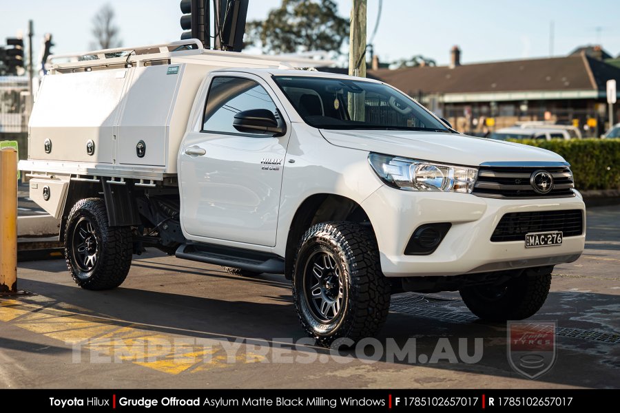 17x8.5 Grudge Offroad ASYLUM on Toyota Hilux