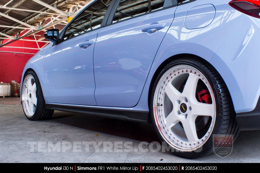 20x8.5 20x9.5 Simmons FR-1 White on Hyundai i30