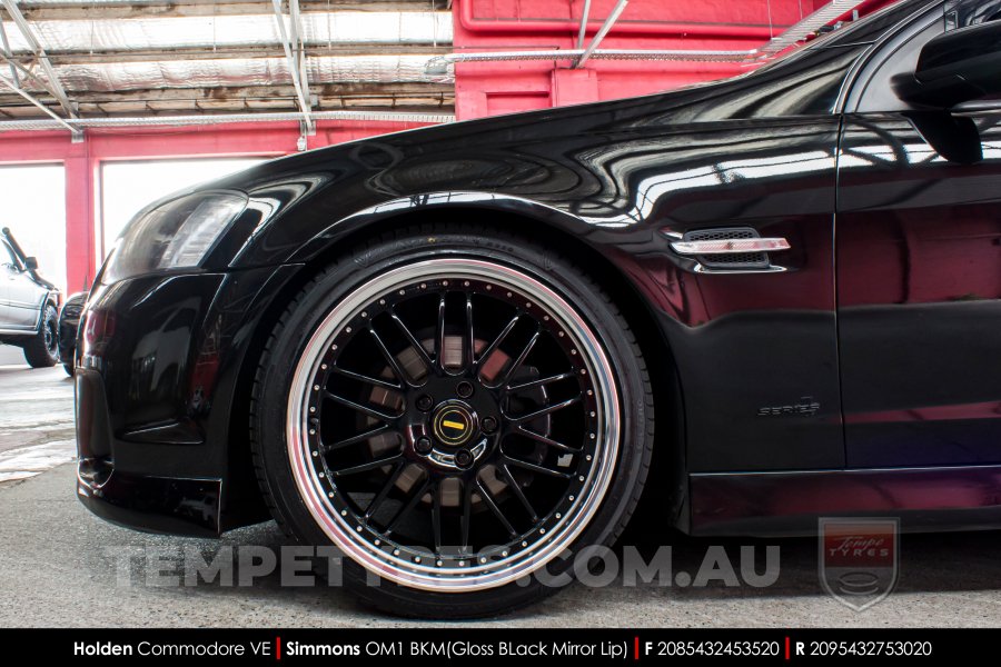 20x8.5 20x9.5 Simmons OM-1 Gloss Black on Holden Commodore VE