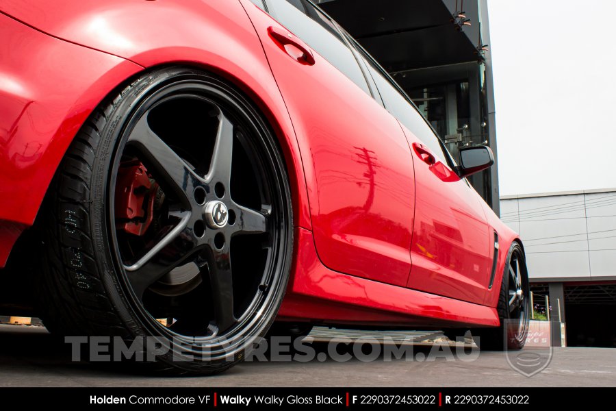 22x9.0 Walky Gloss Black on Holden Commodore VF