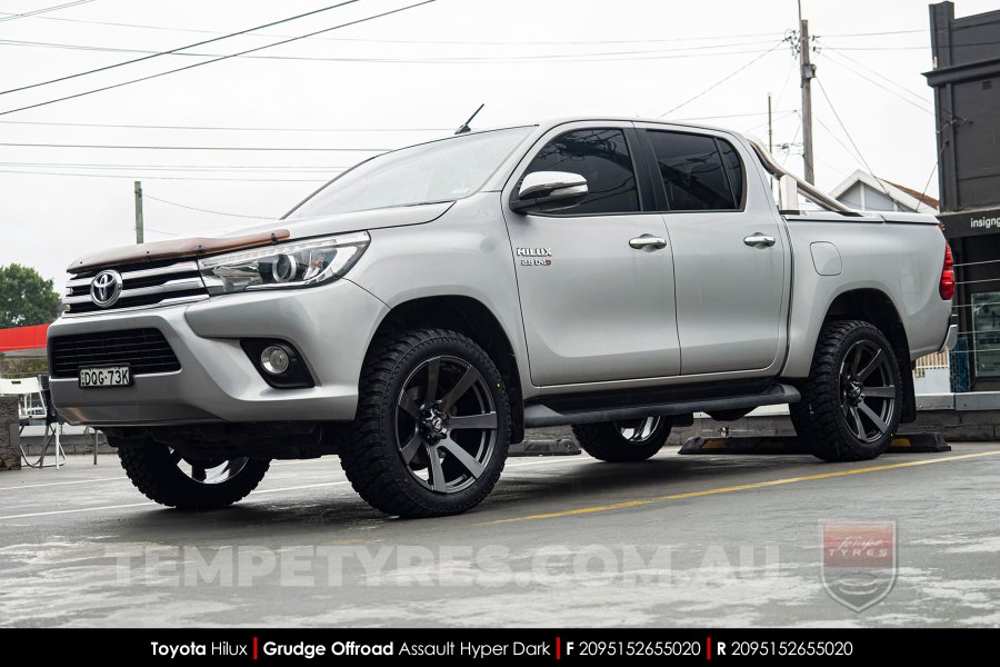 20x9.5 Grudge Offroad ASSAULT Hyper Dark on Toyota Hilux