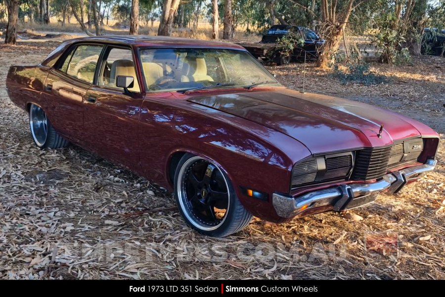 Custom Simmons Wheels on Ford LTD