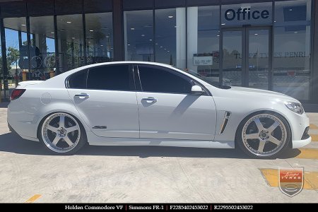 22x8.5 22x9.5 Simmons FR-1 Silver on HOLDEN COMMODORE VF