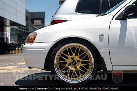 17x7.0 17x8.5 Simmons OM-1 Gold on Toyota Starlet